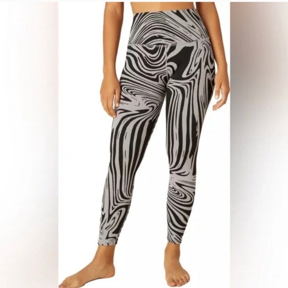 Beyond Yoga Black and Gray Swirl Jacquard Leggings - High Waisted